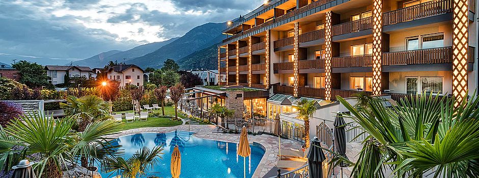 DolceVita Hotel Jagdhof ****S Latsch Vinschgau, Südtirol - Wellness- & Spa-Hotel, Romantische Hotels, Wanderhotel, Bikehotel, Golfhotel