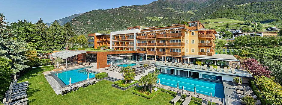 DolceVita Hotel Feldhof ****S Naturns Meran, Südtirol - Wellness- & Spa-Hotel, Bikehotel, Familienhotel, Wanderhotel, Gourmethotel DolceVita Hotel Feldhof ****S Naturns Meran, Südtirol - Wellness- & Spa-Hotel, Bikehotel, Familienhotel, Wanderhotel, Gourmethotel